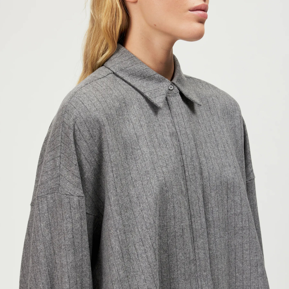 DRYKORN 142105 OSHIA Kurze  Bluse Woll-Mix Grau