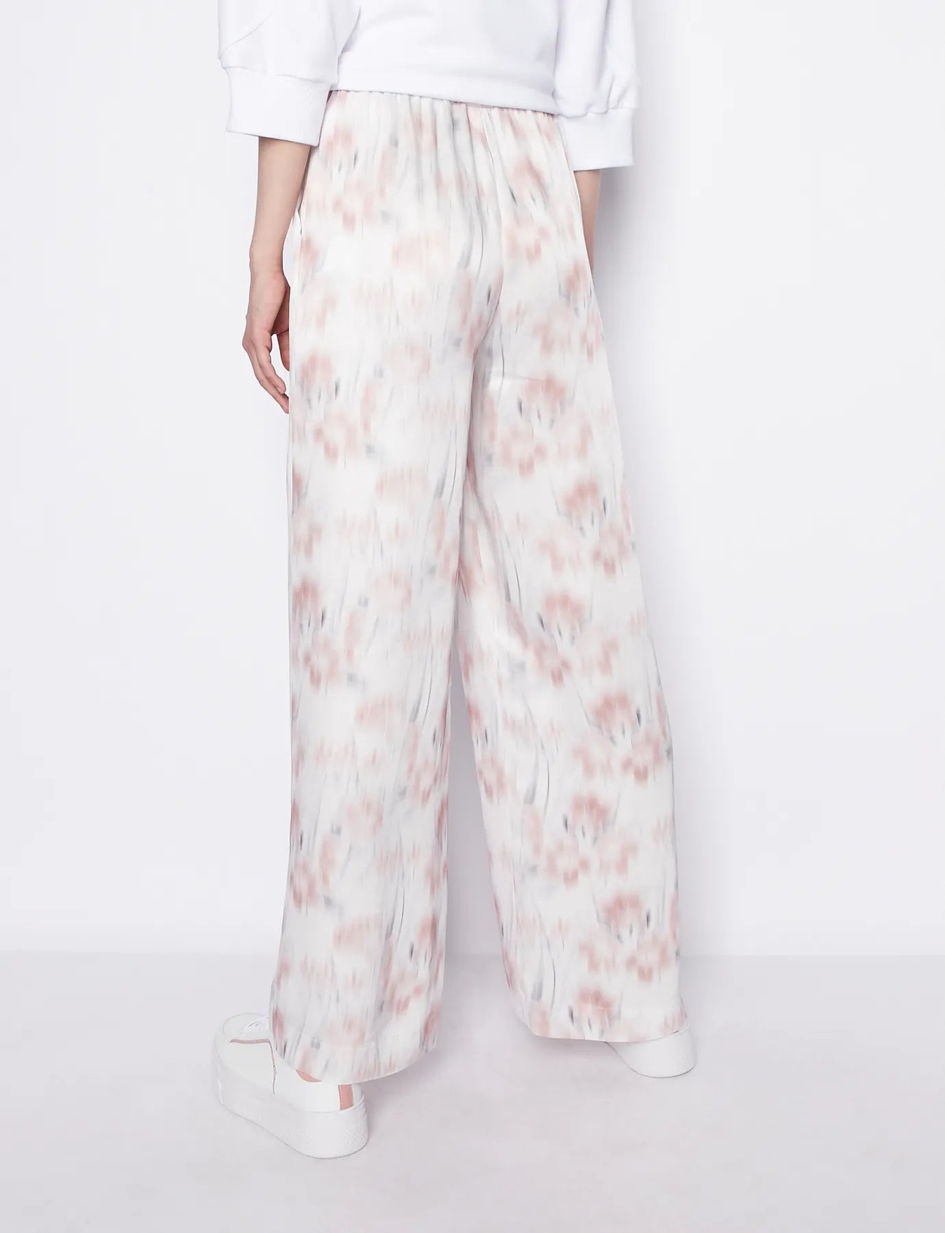 ARMANI 3RYP28 YN1LZ 
                Damen Marlenehose Florale Muster Weiß