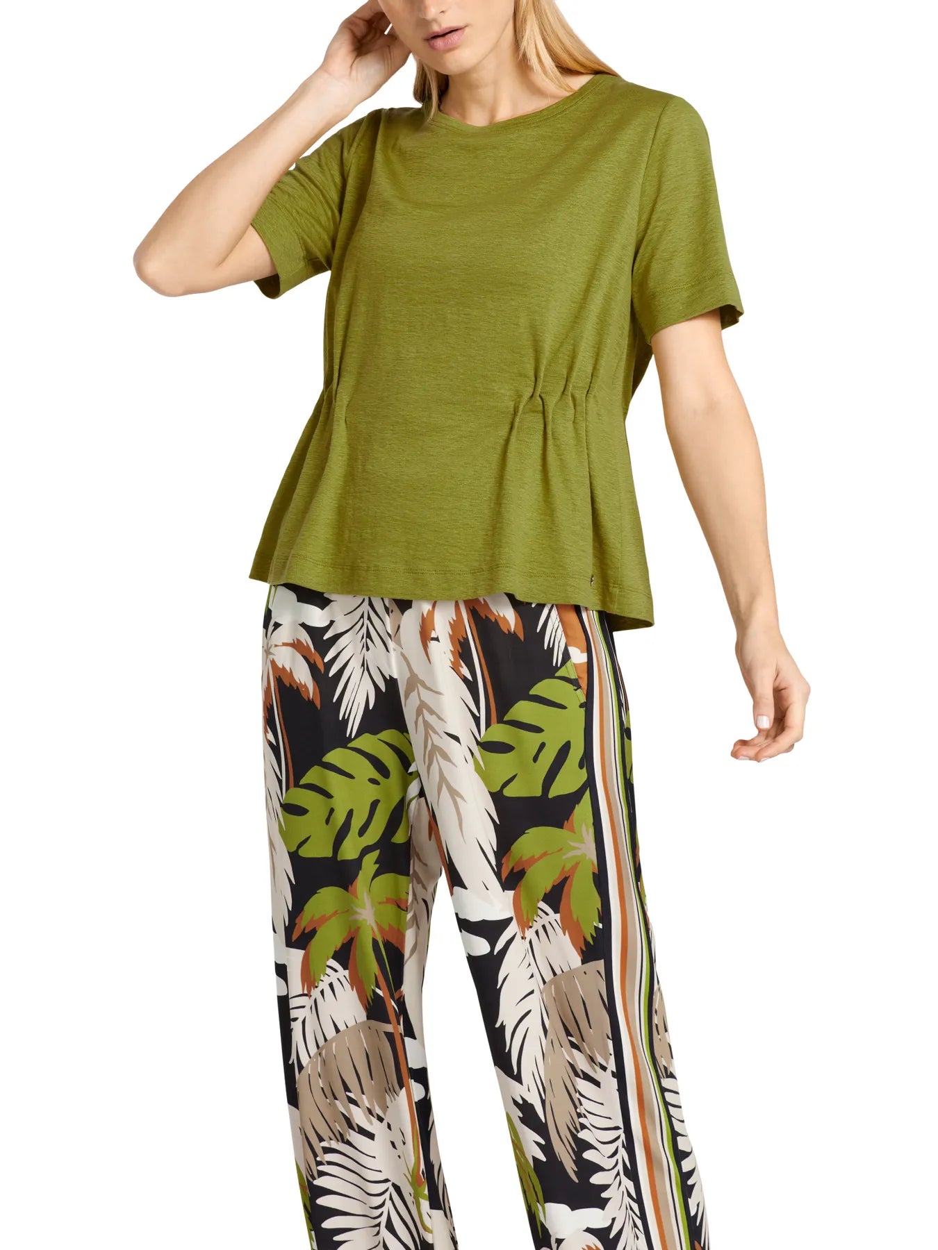 MARC CAIN UC 48.31 J54 Tailliertes T-Shirt aus Leinen