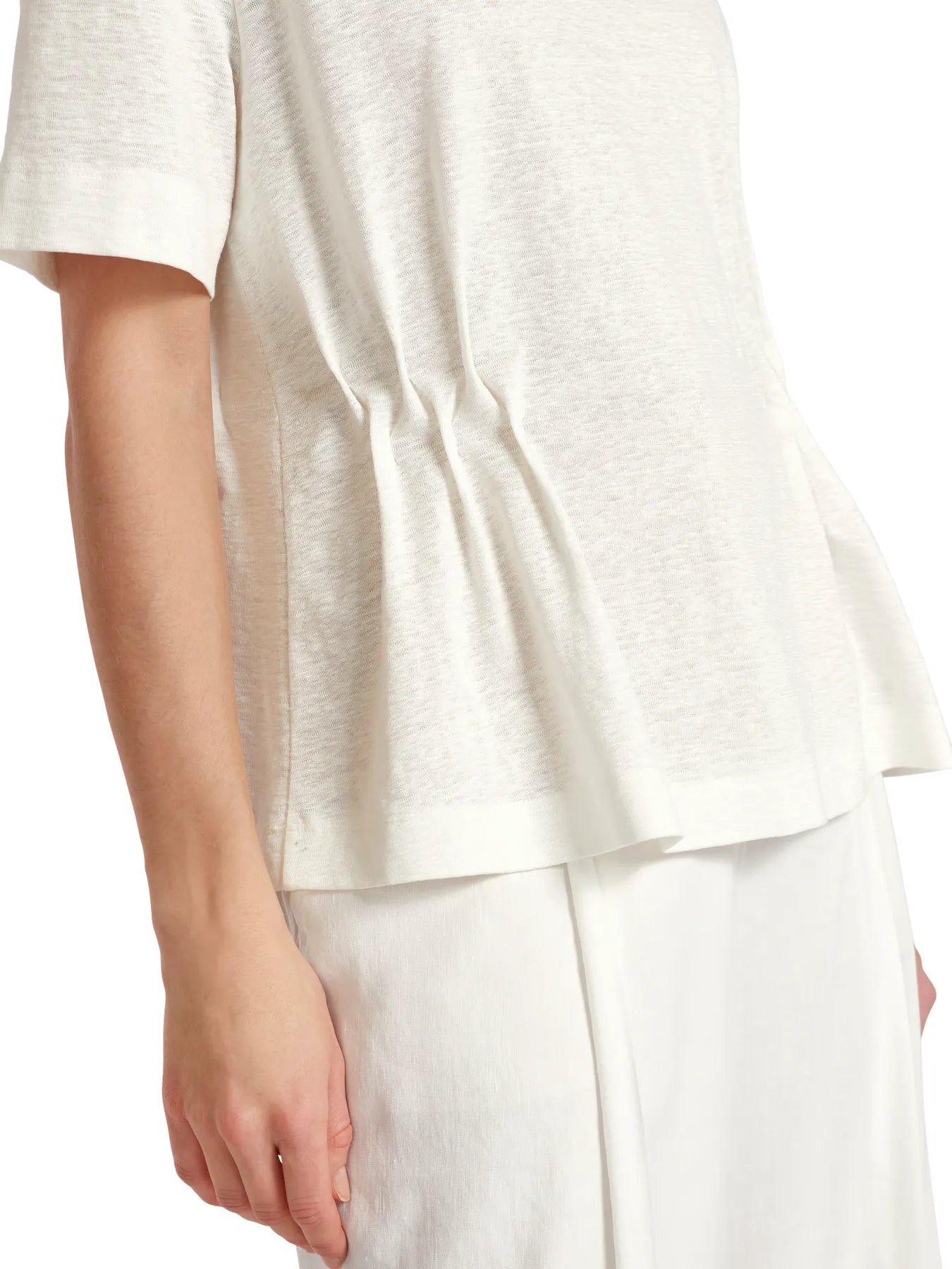 MARC CAIN UC 48.31 J54 Tailliertes T-Shirt aus Leinen