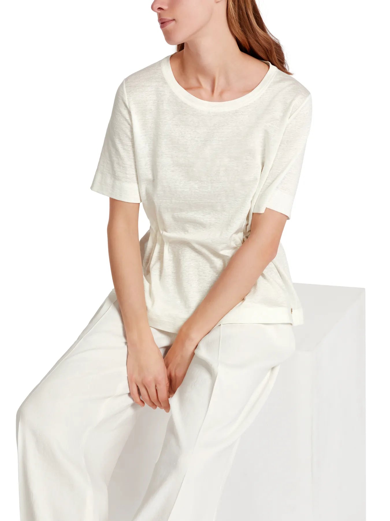 MARC CAIN UC 48.31 J54 Tailliertes T-Shirt aus Leinen