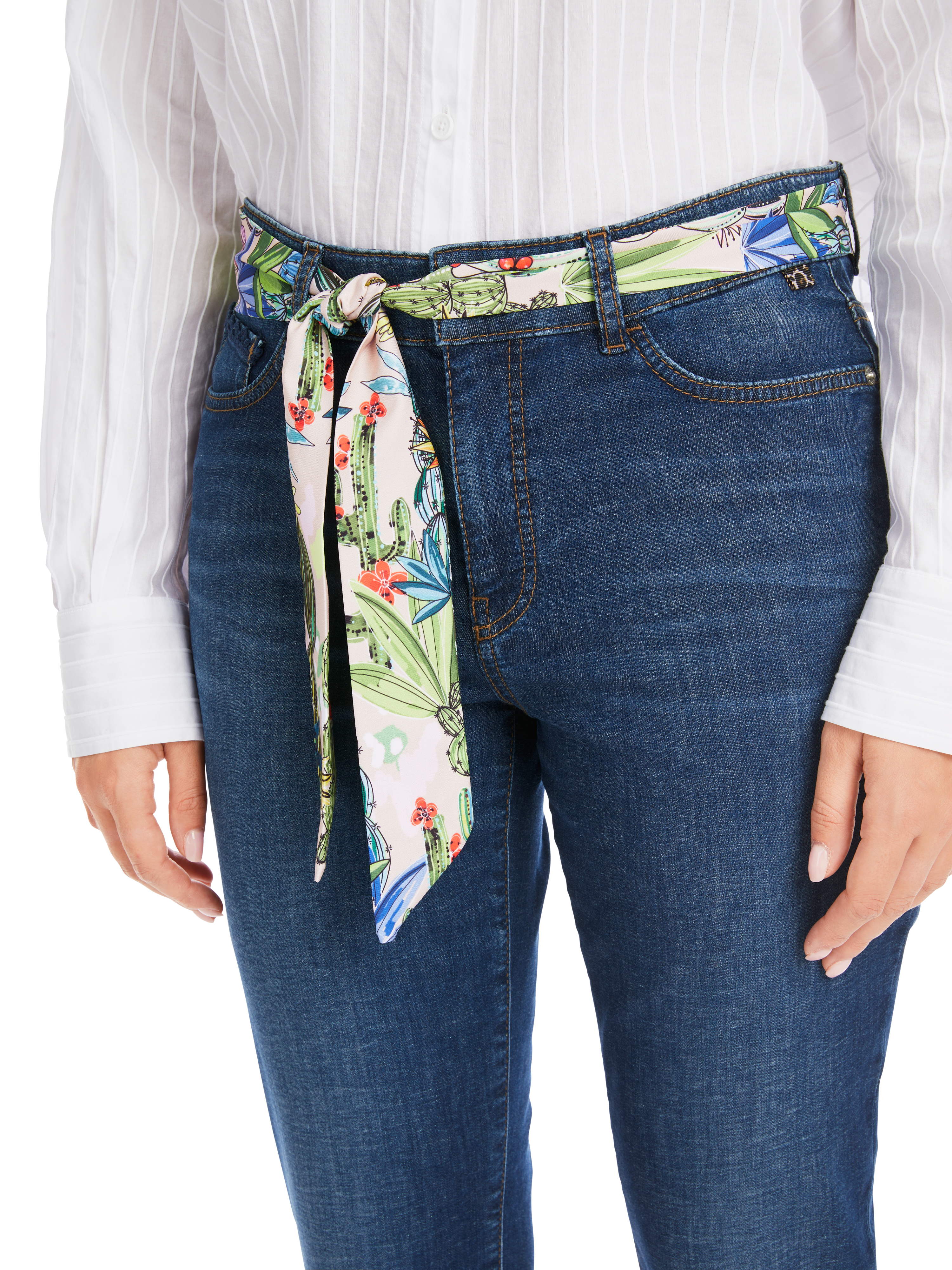 MARC CAIN YP 82.23 D20 SILEA schmal geschnittene Jeans blau