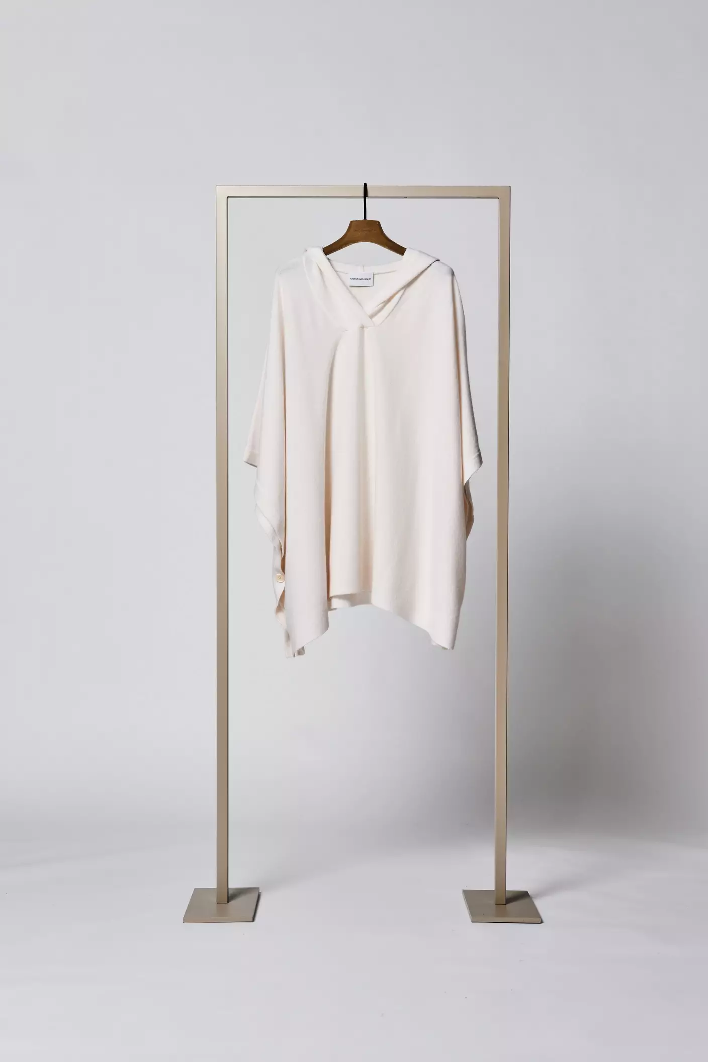 HERZENSANGELEGENHEIT 25222-1202 Damen Cardigan Weste Poncho Cape mit Kapuze Wool-Cashmere-Mix Wollweiss